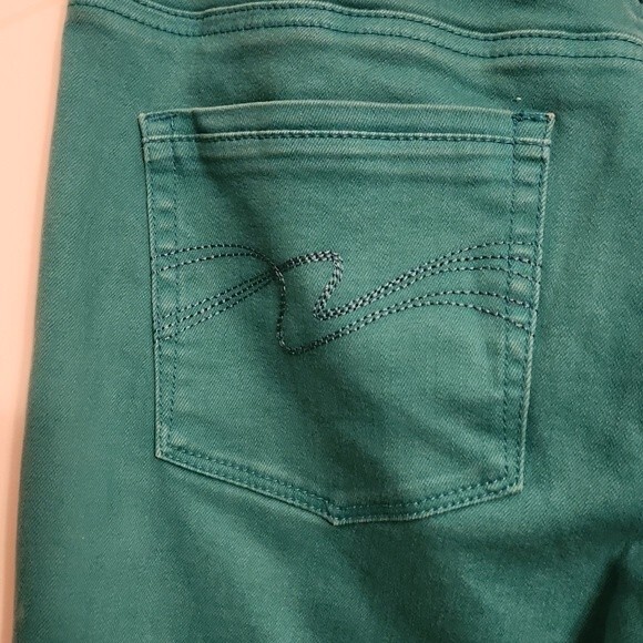 White House Black Market Women's Turquoise "Blanc" Slim Crop Jeans Size 6 - Picture 9 of 10